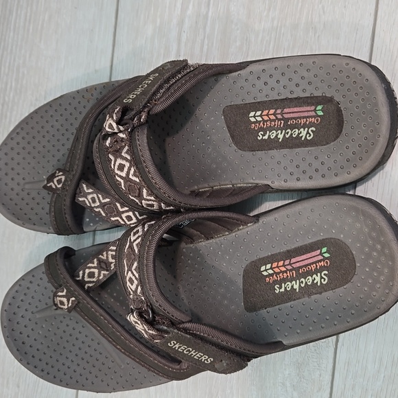 Skechers Women's Reggaee Outdoor Lifestyle Brown Sandals Loop Toe Shoes Sz 10 - Picture 5 of 11